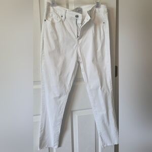 Crown & Ivy High-Rise White Women's Frayed Bottom Jeans